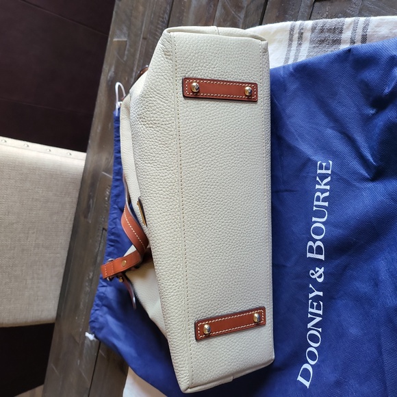 DOONEY & BOURKE Pebble Bag - Picture 6 of 14